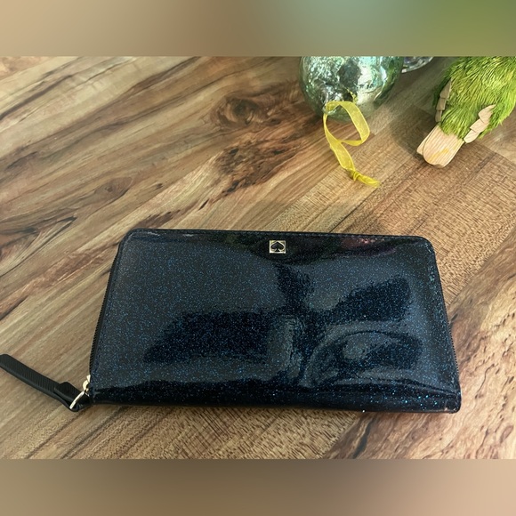 Kate Spade Sparkle Midnight Blue Lola Wallet - Picture 2 of 10